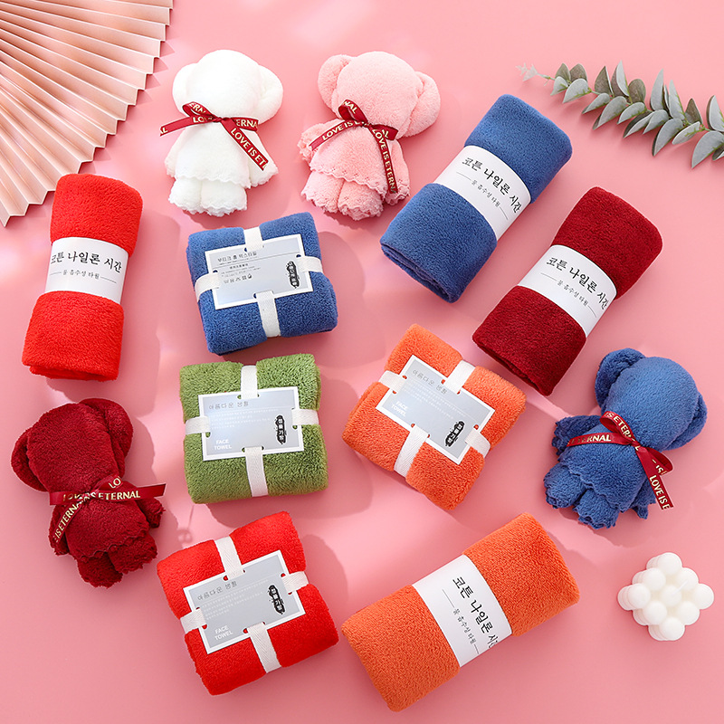Wholesale coral velvet card square towel souvenir with bear shaped towel wedding gift