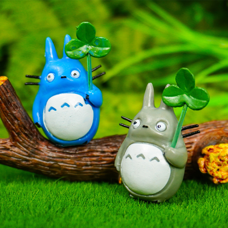 Pequeño tanque de peces DIY Totoro pequeños adornos tanque de peces trébol elevación hojas Miyazaki anime decoración del coche muñeca