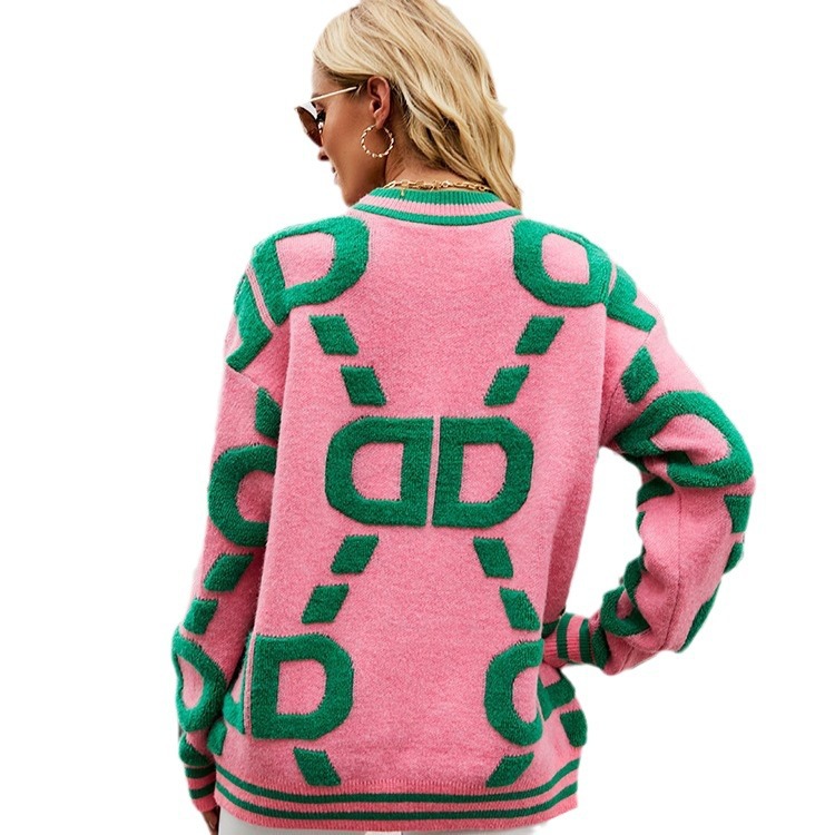 Skræddersyet forarbejdning udenrigshandel Europæisk og amerikansk ny efterår og vinter grænseoverskridende håndklæde sweater med bogstaver til kvinder