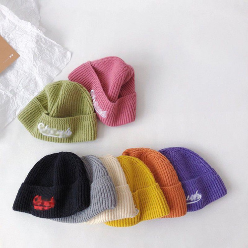Autumn and winter children's hats fashionable men's and women's baby knitted hats solid color letter embroidered woolen hats landlord hat melon skin hat