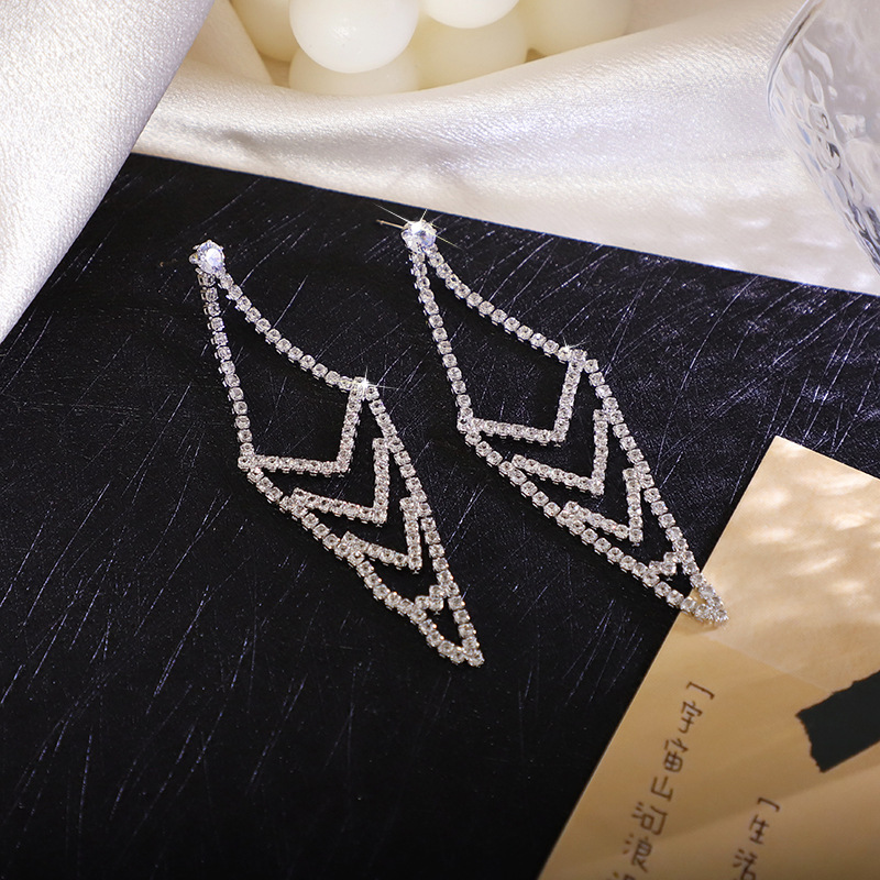 South Korean earrings diamond Vshaped tassel earrings geometric rhinestone earrings wholesalepicture2