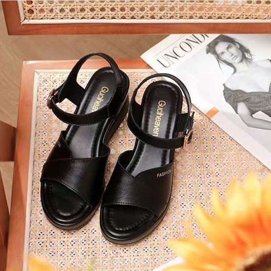 2026 verano nuevo temperamento elegante tacones gruesos con muffins blancos con sandalias de tacones altos