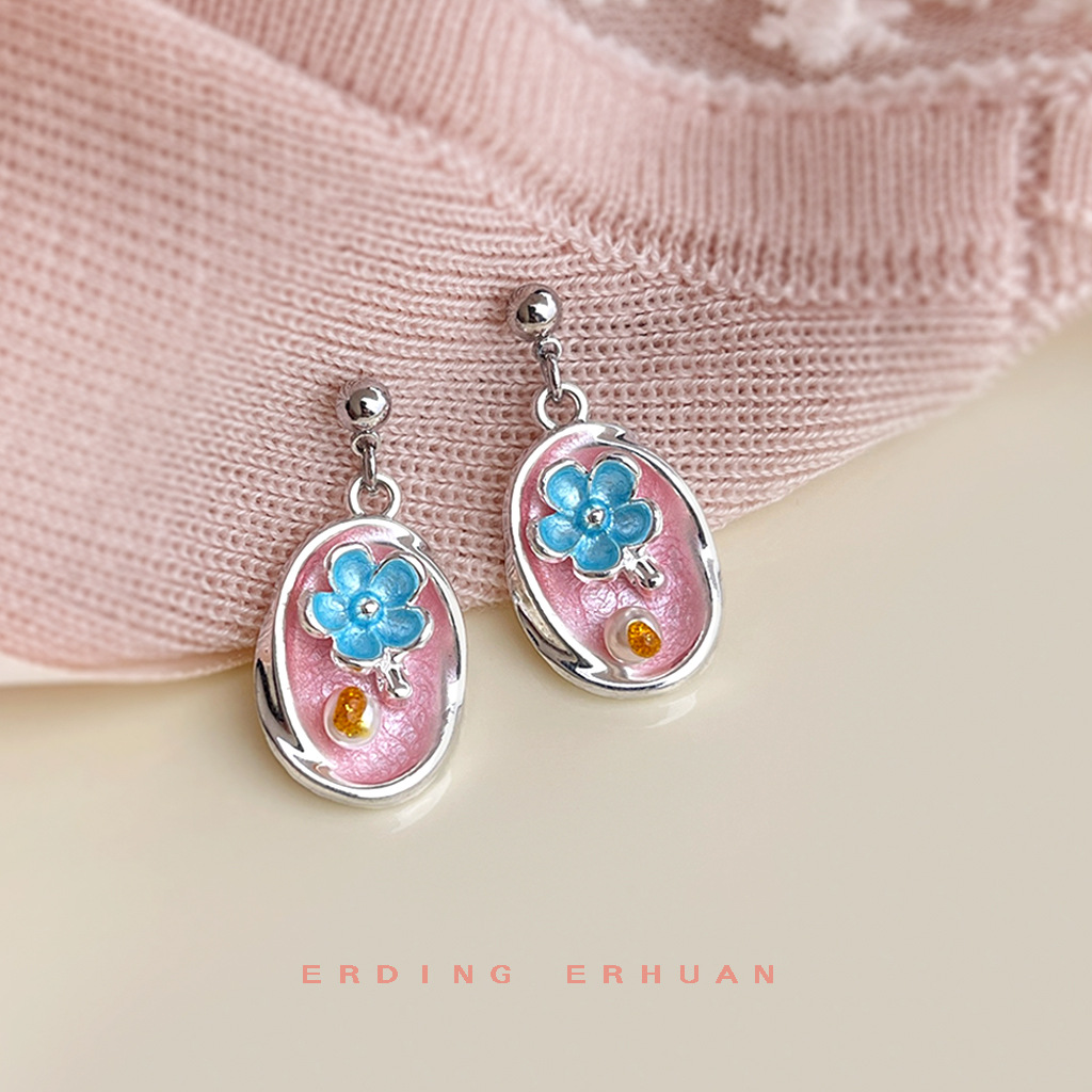 Fresh cute fuchsia elegant fashionable earrings