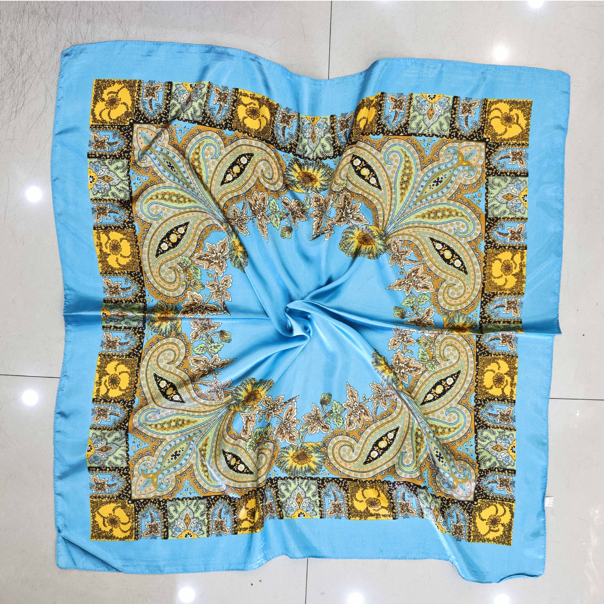 Foulard quadrato in seta satinata da donna sciarpa vintage chic_voghion.com