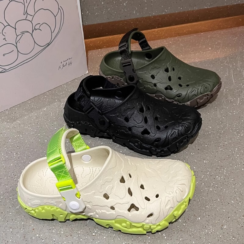 2025 Autumn/Winter New Tank Hole Shoes for Men, Unique Outdoor Non-Slip Beach Shoes, Cool Trendy Closed-Toe Shoes