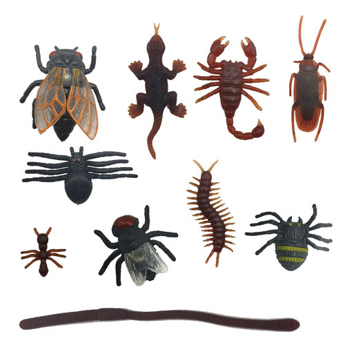 Simulated cockroaches playing tricks on people, spoof toys, scorpions, centipedes, fake spiders, wholesale scary toys