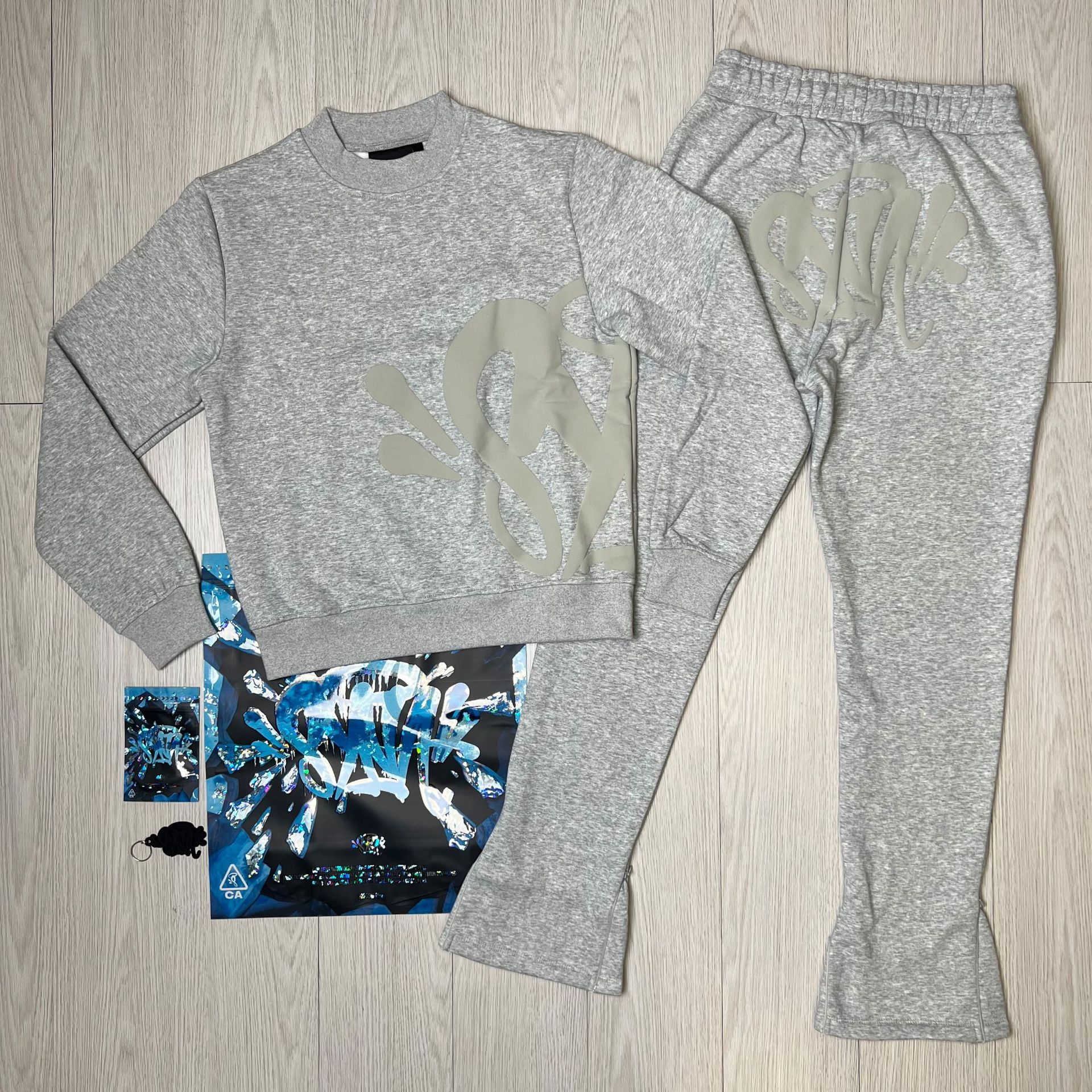 Traje gris 09 (accesorios + bolso)