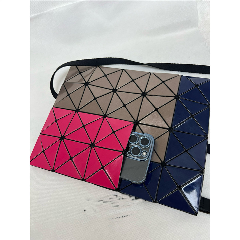 Diagonal pocket style rose red spelled original B