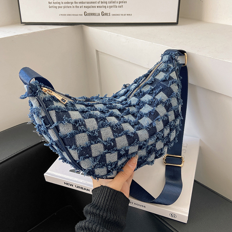 2023 new Korean version denim patchwork shoulder crossbody bag simple ins lightweight student plaid canvas large shoulder bag_voghion.com