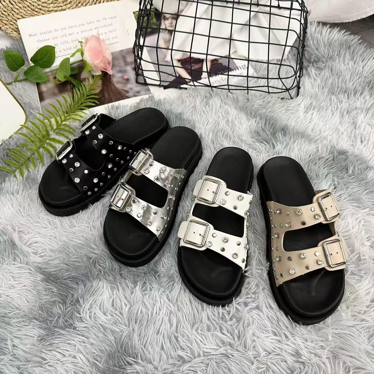 2025夏季跨境大码厚底拖鞋女双扣铆钉皮带扣爆款凉鞋女