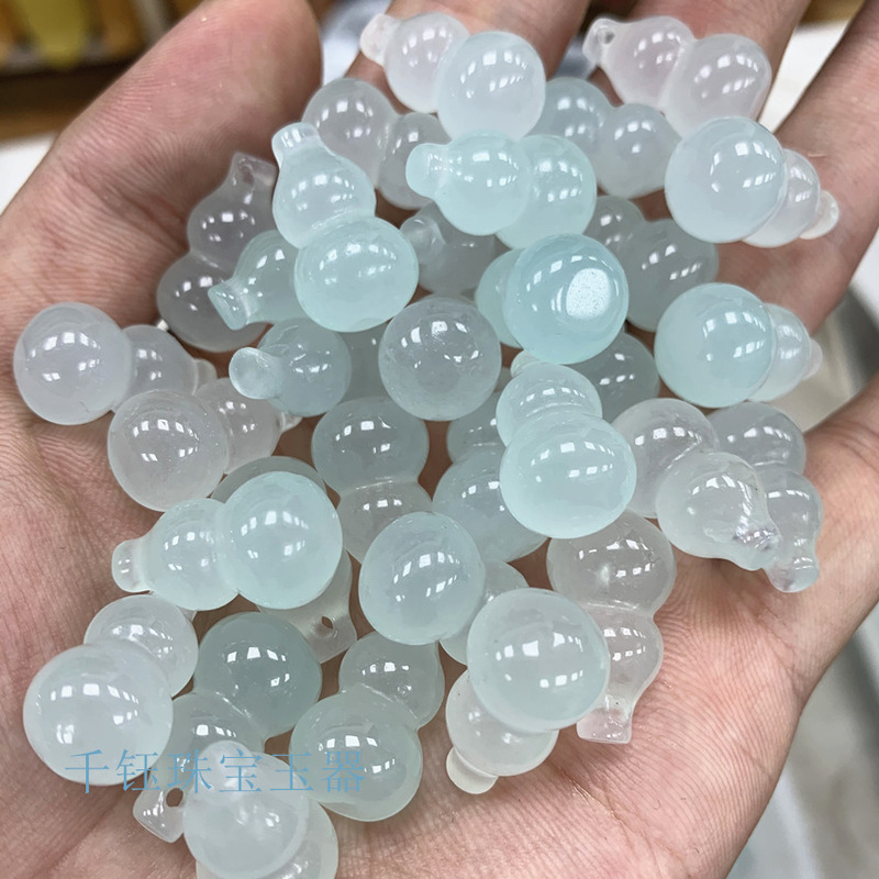 Wholesale high ice jade color gourd pendant men's and women's quartz rock jade floating flower gourd pendant gift products