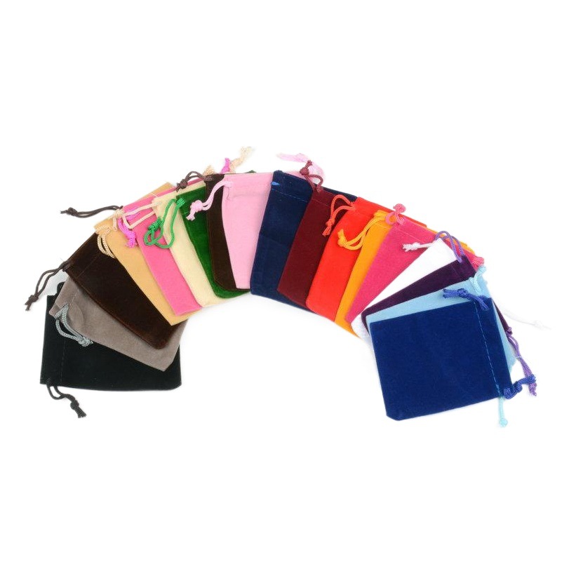 Fabricante en stock negro franela cordón bolsa cordón joyería embalaje bolsa paja auricular bolsa de franela