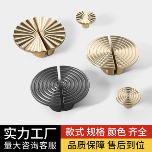 �F�����s���T���ֽ�ɫԡ�ҙ�������ɫ�\�Ͻ��A�Ό��b���T����