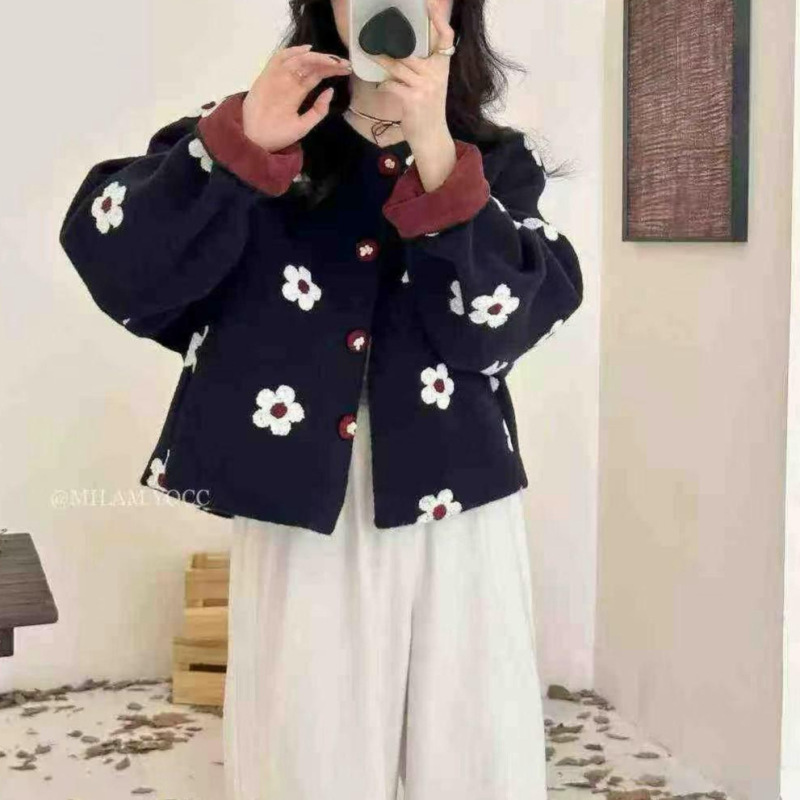 High-End European Goods 2025 Autum New Fashion Round Neck Single-Breasted Flower Pattern Design Short Outwear Jacket for Women High-End European Goods 2025 Autum New Fashion Round Neck Single-Breasted Flower Pattern Design Short Outwear Jacket for Women