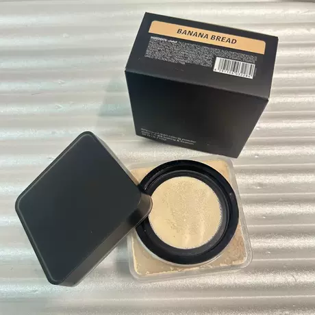 New arrivalhuda loose powder/banana bread