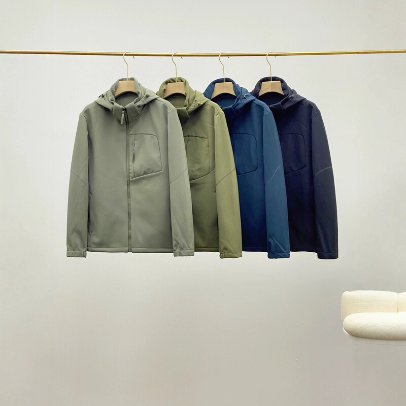 Autumn New Men's Outdoor Anti-Peaks and Water-Repellent Versatile Soft Shell Fleece Hooded Casual Jacket Trendy