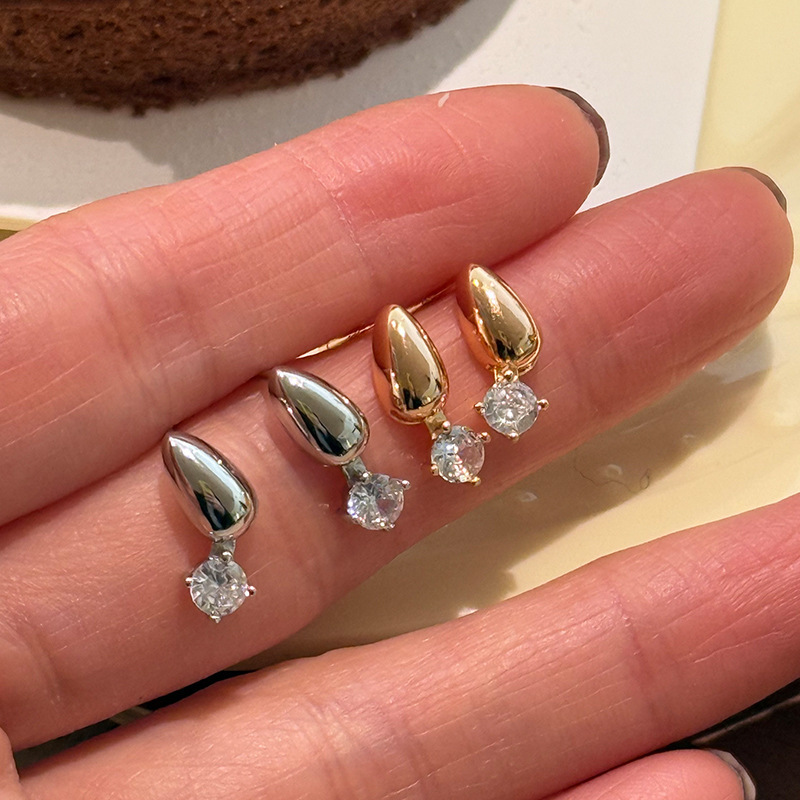 新しい S925 スターリングシルバー滑らかな水滴ジルコンイヤリング女性のための韓国スタイルのシンプルなニッチデザインライト高級イヤリング低刺激性|undefined