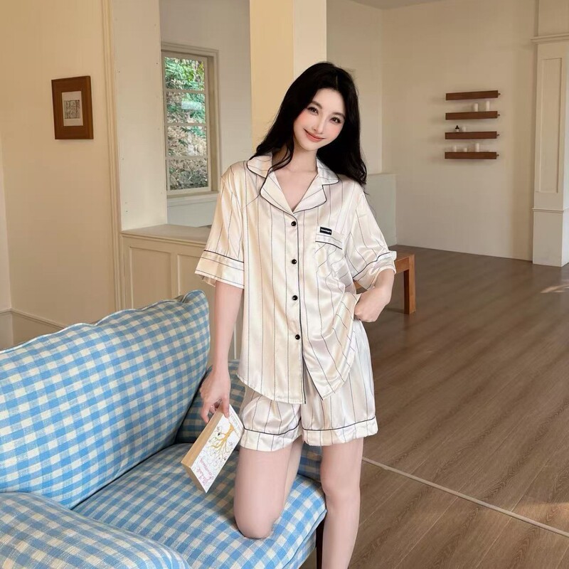 Yh006【Comfortable Old Money Style】Spring and Summer New Ice Silk Pajamas for Women, High-End, Elegant, Loose-Fit, Casual Short-Sleeve Short Set Yh006【Comfortable Old Money Style】Spring and Summer New Ice Silk Pajamas for Women, High-End, Elegant, Loose-Fit, Casual Short-Sleeve Short Set