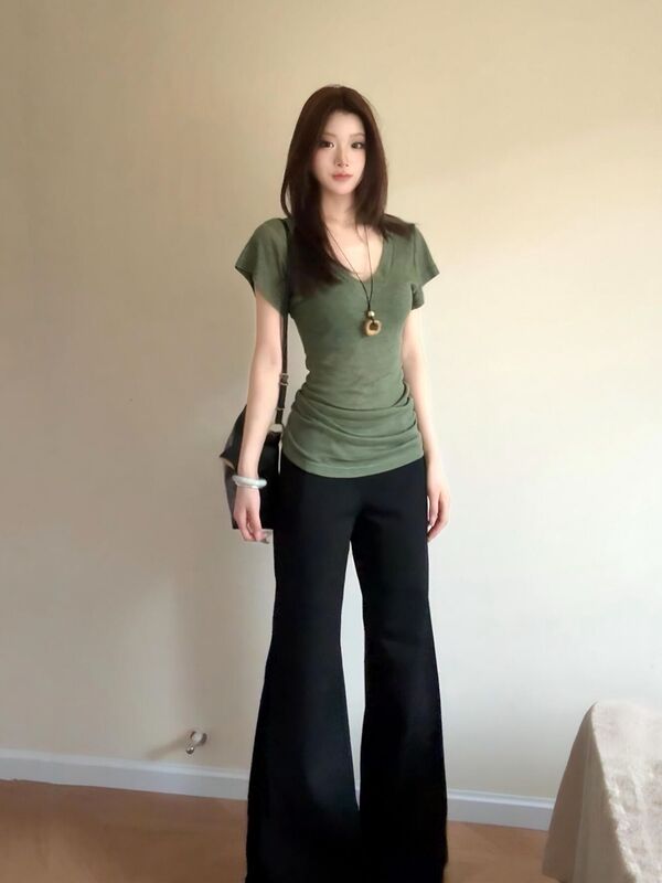 苔绿色蝙蝠袖低V领薄款短袖T恤女夏季韩系气质修身设计感小众上衣|undefined