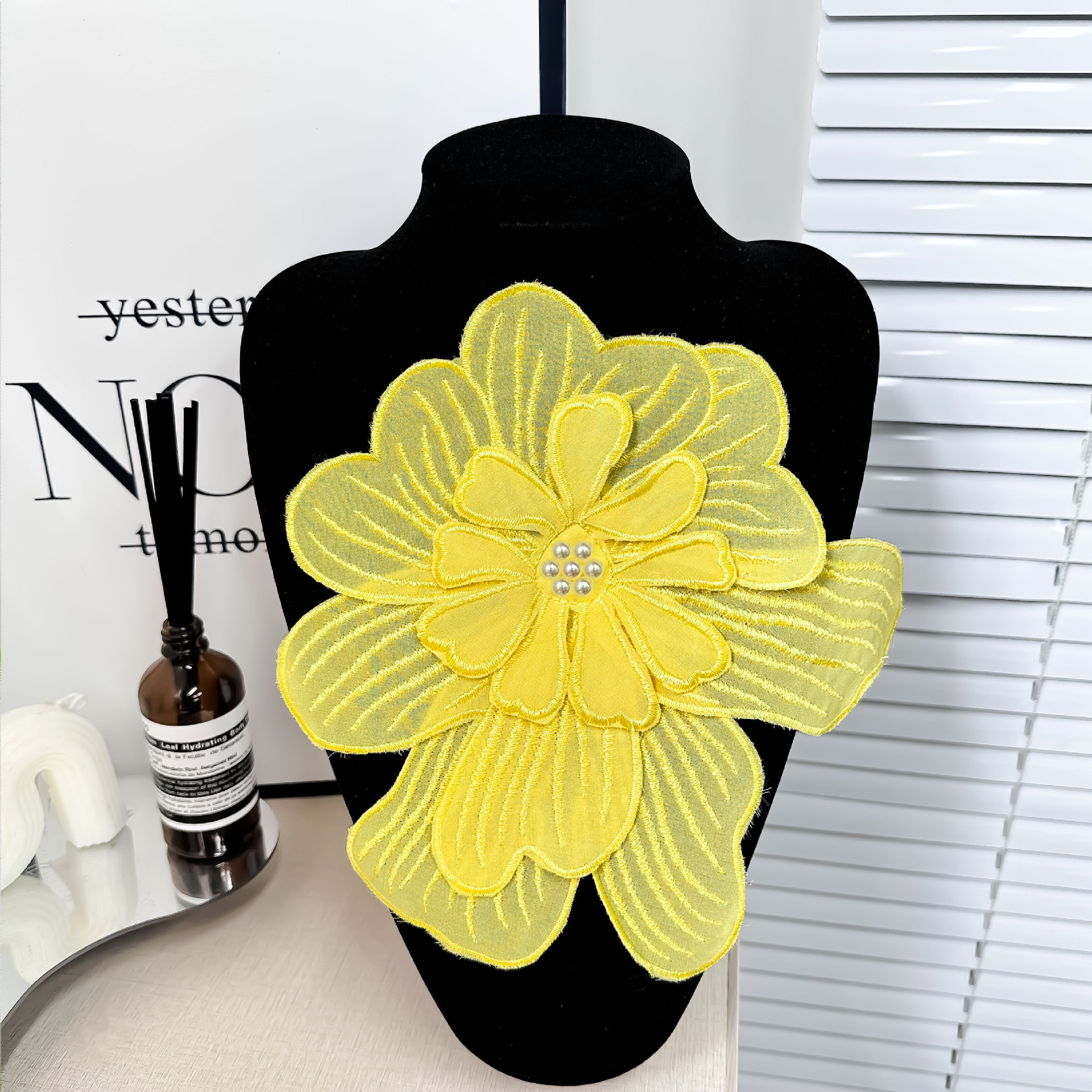 854 노란색 구슬 핀