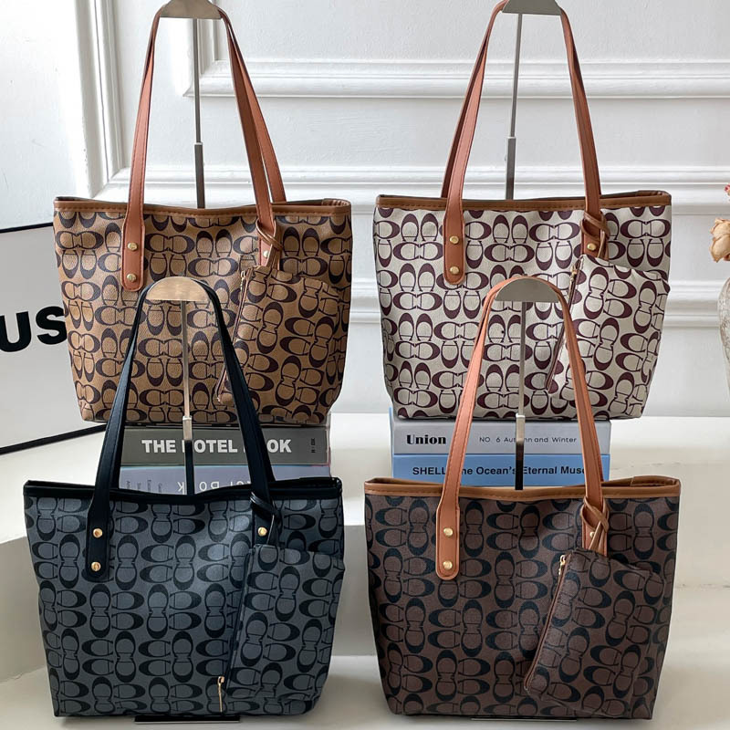 This year's trendy textured tote bag for women, 2026 autumn new large-capacity shoulder bag, fashionable underarm mommy bag