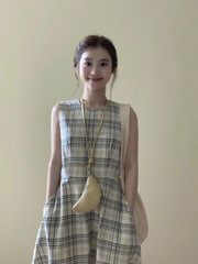 法式复古格纹无袖背心连衣裙女夏季2025新款宽松显瘦气质A字长裙