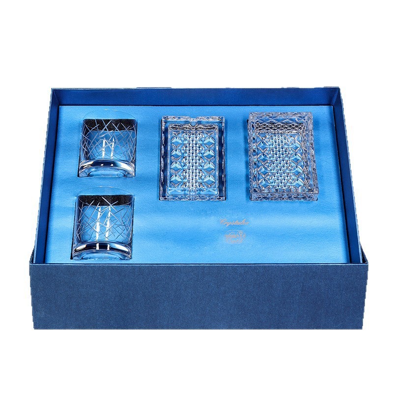 Cenicieres de cristal importados de la República Checa, tazas de whisky grabadas, ceniceros de doble capa para regalos de Festival de Primavera.