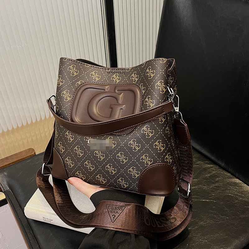 Bolsos impresos europeos y americanos transfronterizos, letras femeninas 2024, nueva tendencia, bolso de cubo francés, bolso de mensajero de alta gama