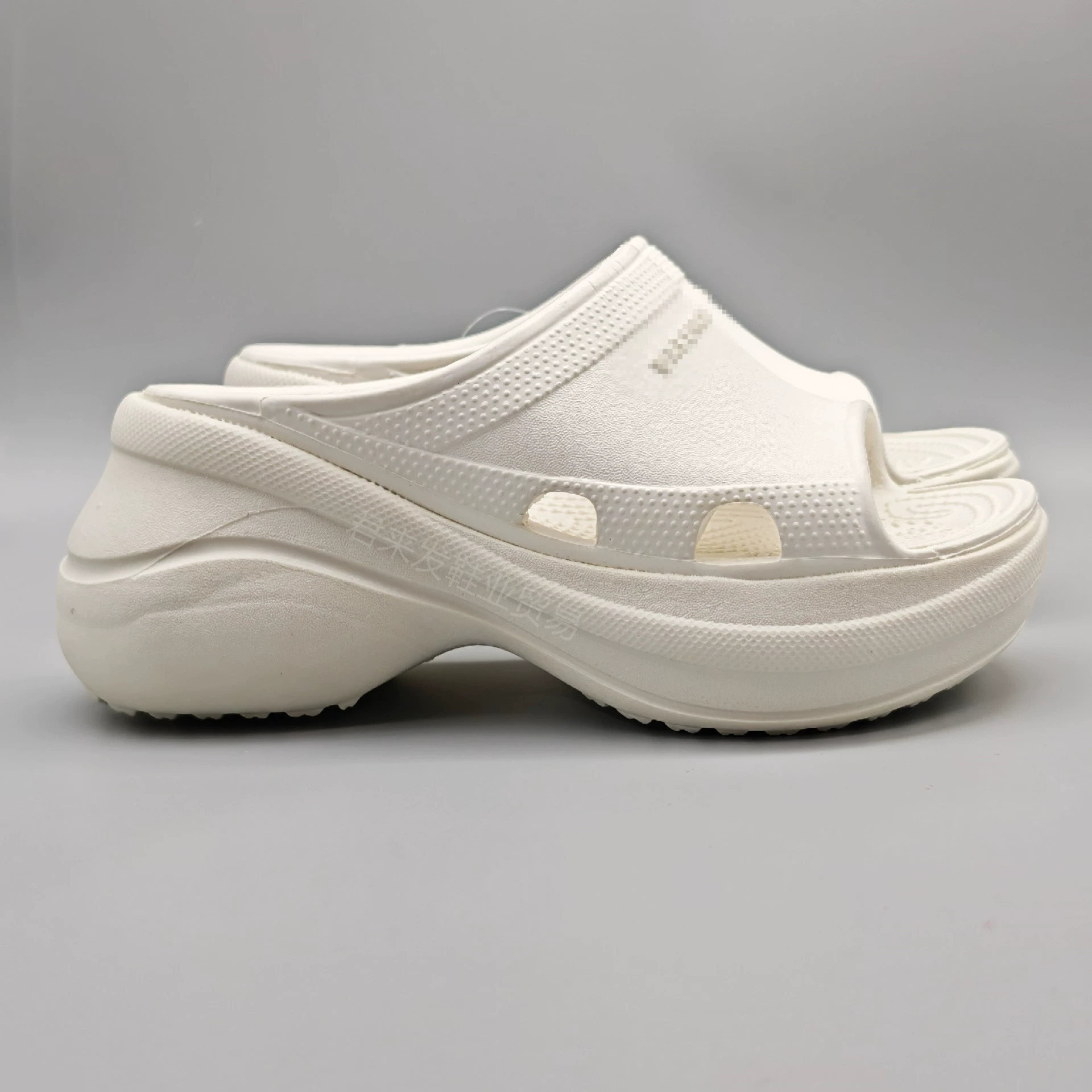 Красные парижские тапочки женские наружные носить 24 летних новых повседневных нескользящих пляжных туфель