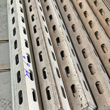 佛山镀锌角钢批发建筑幕墙万能黑角铁q235三角钢冲孔加工库存充足