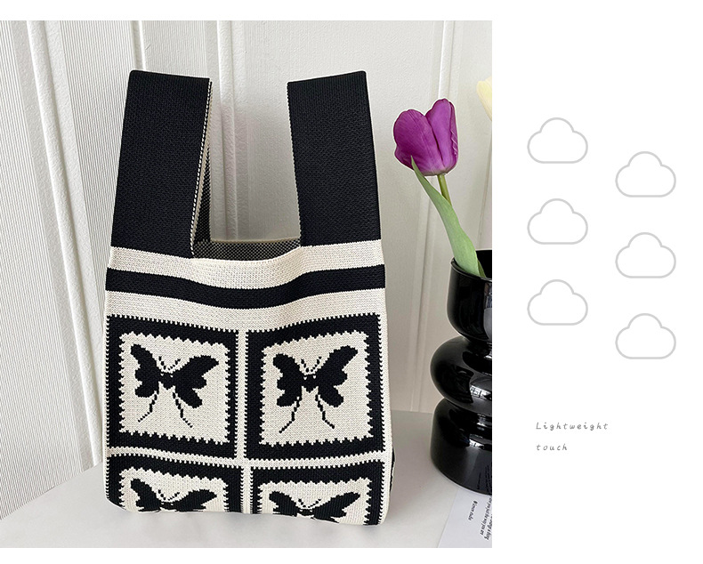 Polyester Material Heart Shape, Flower, Butterfly Pattern Women's Medium Polyester Heart Shape Flower Butterfly Streetwear Open Handbag