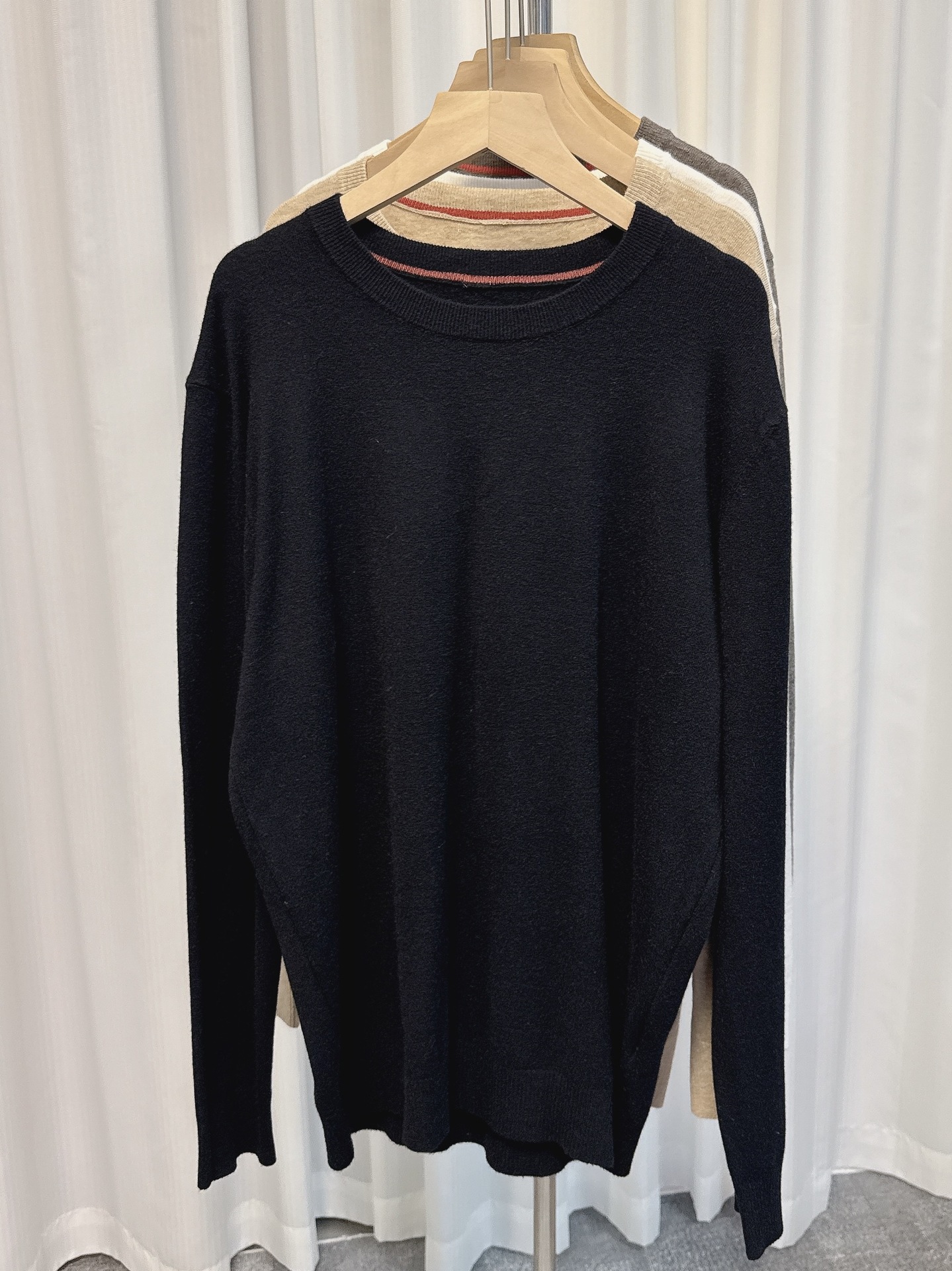 Suéter de cuello redondo para hombres, nuevo tipo de camiseta de punto transfronterizo de otoño y invierno, simple y casual, chaqueta de manga larga de color sólido