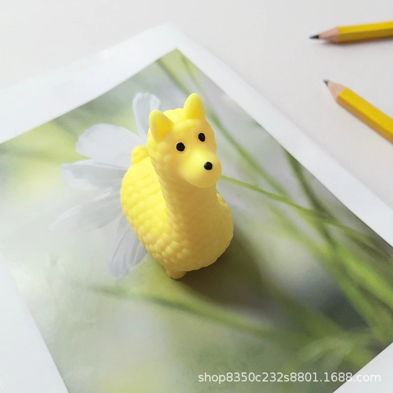 Creatividad de dibujos animados transfronterizos alivio de compresión lindo animal suave alpaca pellizco pellizco Le goma suave ventilación juguetes descompresivos al por mayor
