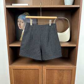 显瘦a字高腰竖条纹混纺羊毛毛呢短裤