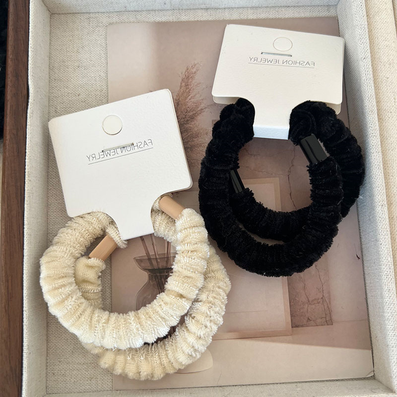 20g Weight Hair Tie Hair Accessories Type 1 Piece Quantity Daily Occasion Plush Material Solid Color, Horse Pattern Winter, Autumn, Autumn&Winter Season Women's Gender Simple Style Style Simple Style Women's Solid Color Horse Plush Hair Tie 7