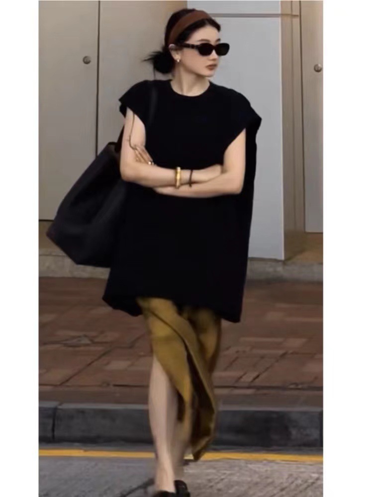 2025年春夏新作トップス ブラック カジュアル 万能 おしゃれ トレンド 着痩せ効果 ルーズフィット 半袖Tシャツ