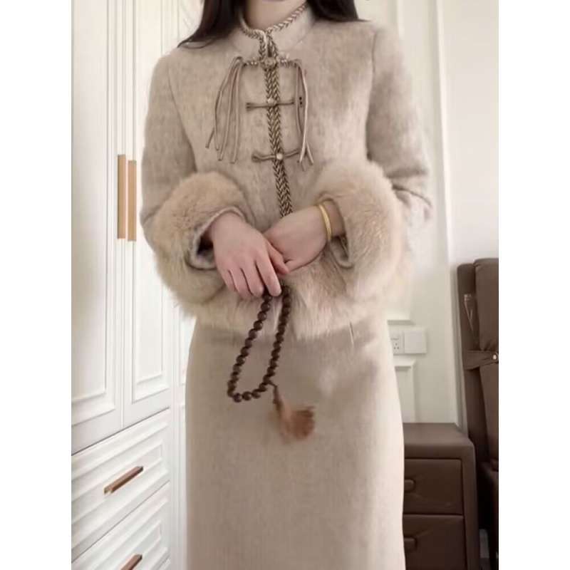 Tweed Style Suit for Women in Autumn and Winter, Short Jacket, Half Skirt, High-End Small Dress Two-Piece Set