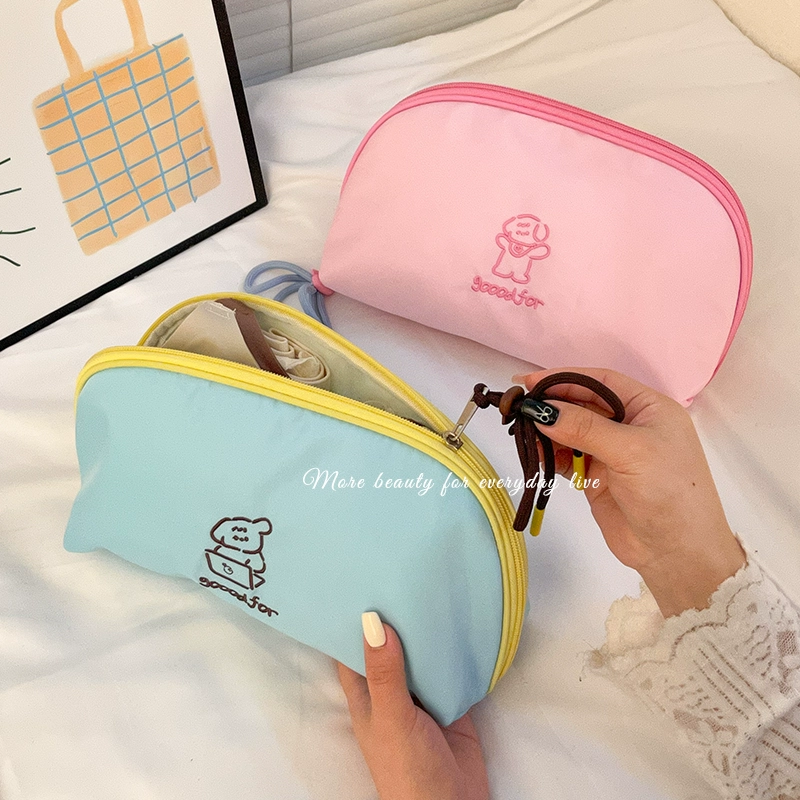 Слитное белье? Подводим к переводу: "Underwear, organizer bag for traveling, handheld suitcase, bra, tights, socks, container, three-in-one"