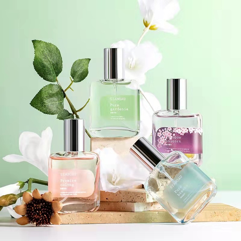 Fresh perfume with a light fragrance strongly flavoured