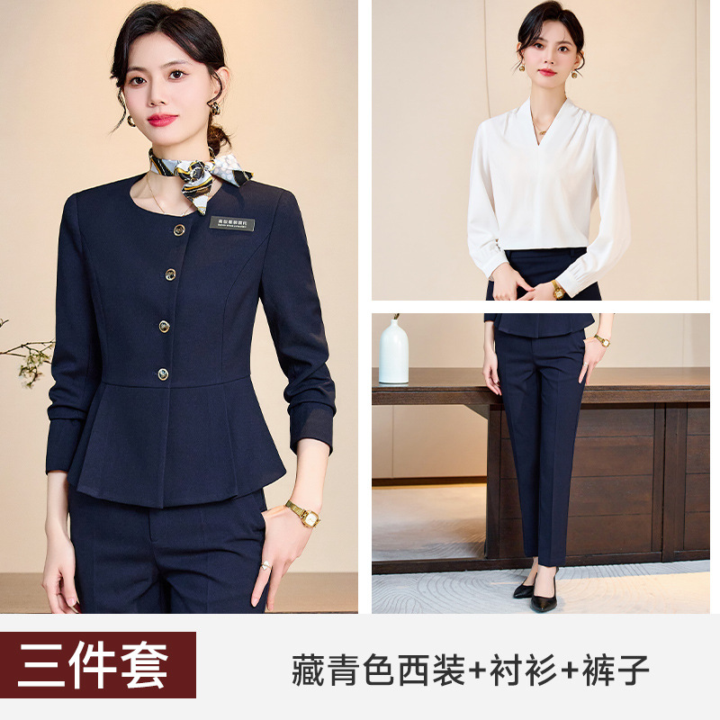 職業スーツの女性と春秋の新型ホテルのフロント作業服美容院の医美は宝石店の工服を接待します。