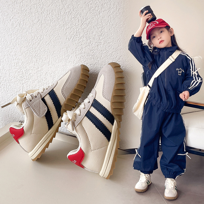 Zapatos para niñas, zapatos deportivos, modelos de otoño 2025, nuevos zapatos de deporte ligeros casuales para niños, zapatos de Forrest para niñas, primavera y otoño