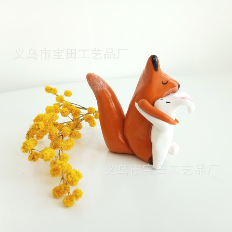 Cross-Border New Product: a Loving Fox and Bunny Hugging Home Cartoon Mini Resin Figurine Ornament