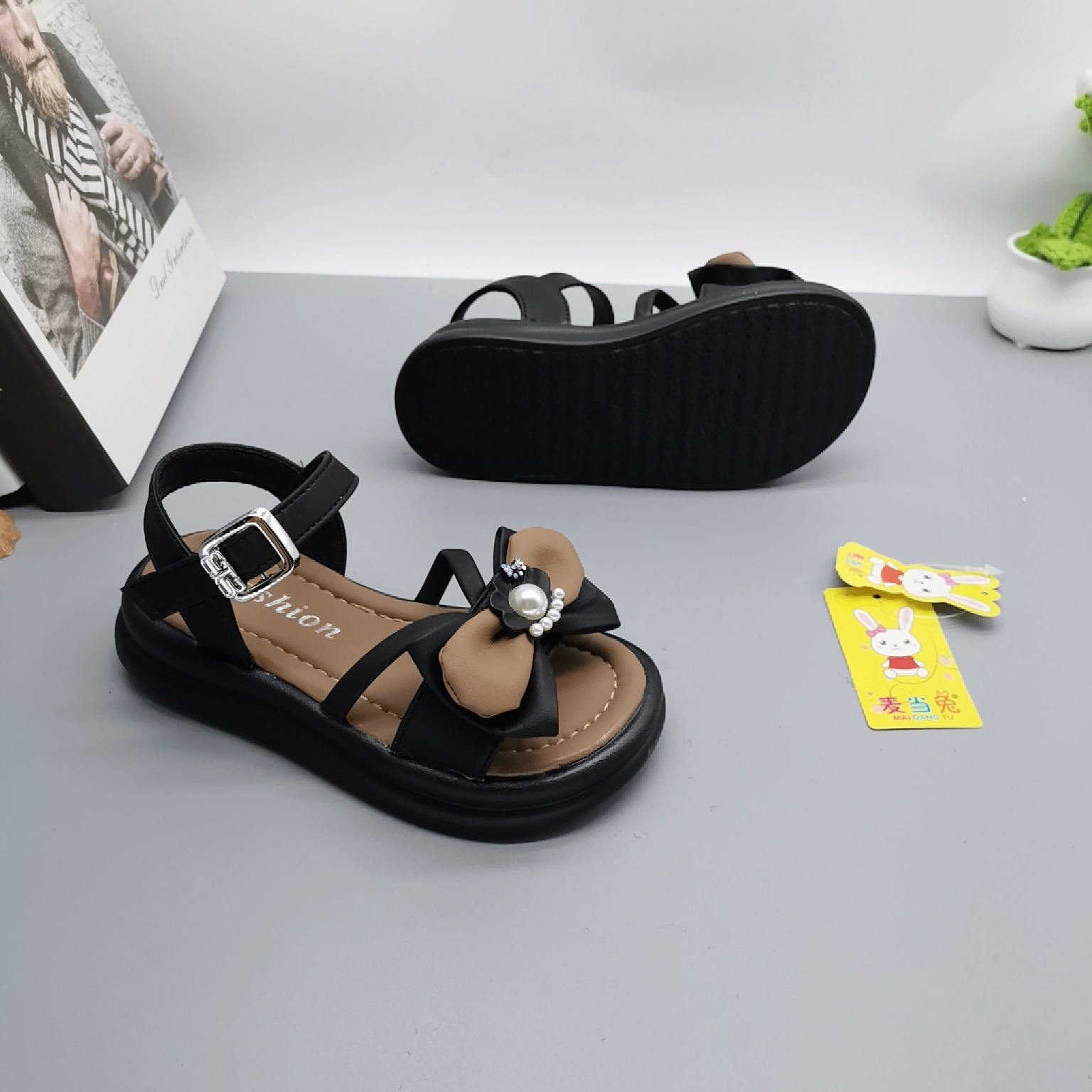 Maatang Free 2025 retro tesoro femenino 3-5 años a través de la red zapatos casuales antideslizantes suela de tendón zapatos de princesa de moda para mujer