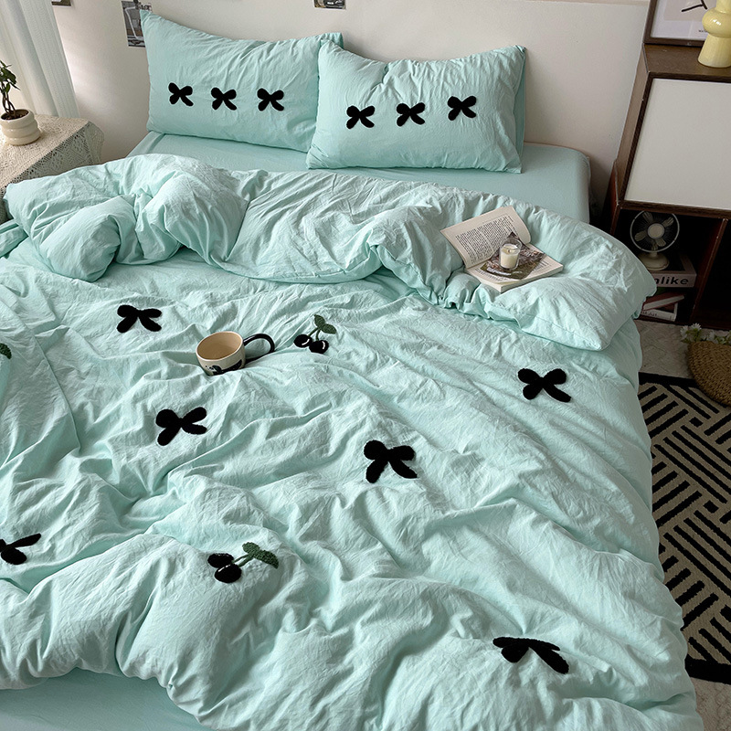 Toallas de algodón lavados con agua bordadas con cuatro piezas de sábanas de cama, cuatro piezas de sábanas de cama, dormitorio de estudiantes de dos personas, tres piezas de sábanas.