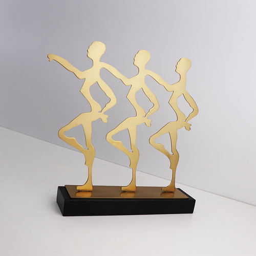 Modern simple European style light luxury gold framed portrait sculpture ornaments model house sales office soft decoration