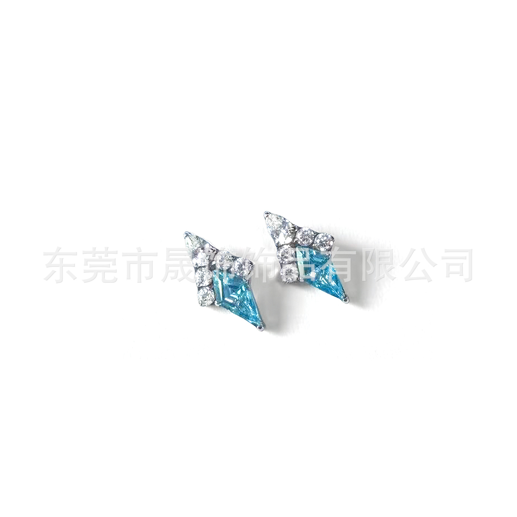 F136 Titanium Alloy 风筝菱 Ear Stud Studded 5A Cubic Zirconia Helix Cartilage Stud G23 Titanium Internal Thread Piercing Jewelry