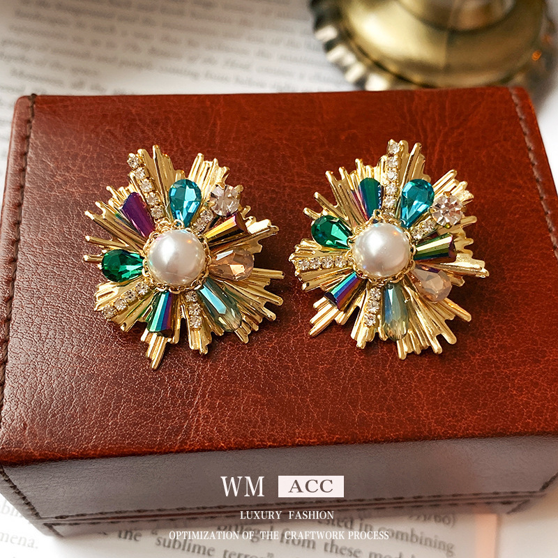 Earrings from pearl, flowered