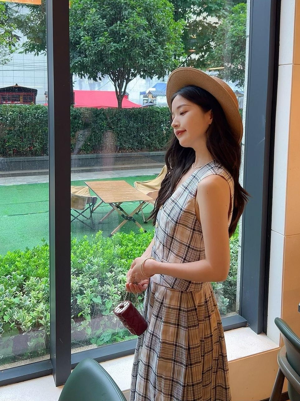 Bộ vest gile và chân váy linen kẻ caro cao cấp cho nữ — áo ghi lê