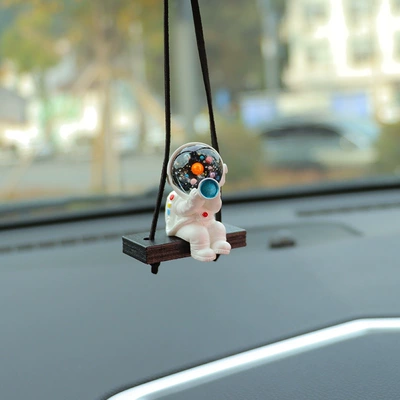 Car hanging, creative astronaut car accessories