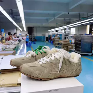 加绒阿甘鞋女羊羔毛翻毛皮德训鞋保暖休闲鞋工厂加绒鞋子女冬季